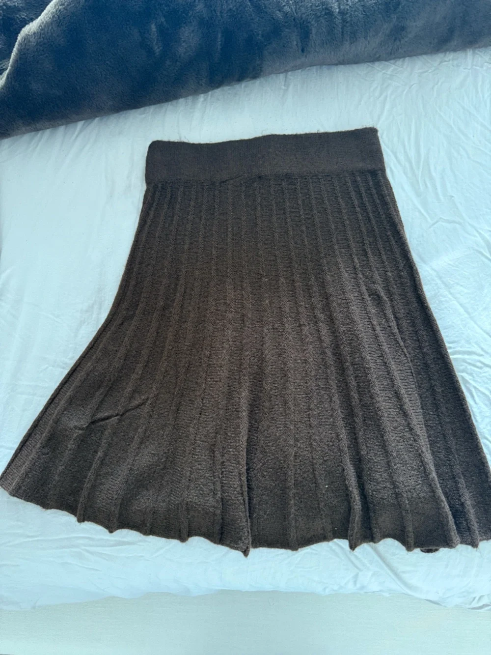 Women's Brown Pleated Knit Skirt - Picture 4 of 4